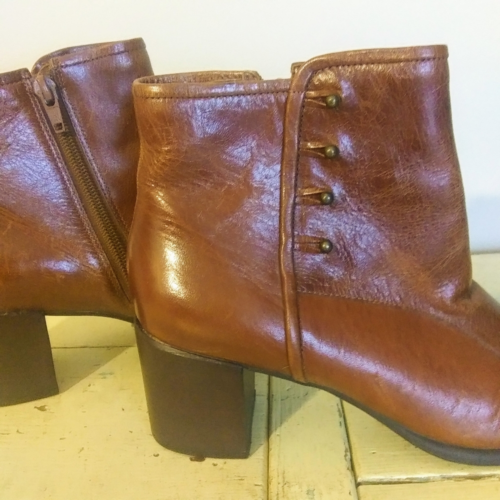 Naturalizer Leather Ankle Boot